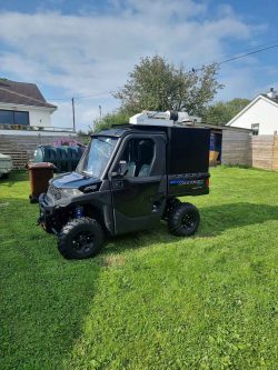 Aluminium structure for spotlight mounting, finished with a Matt black powder coating